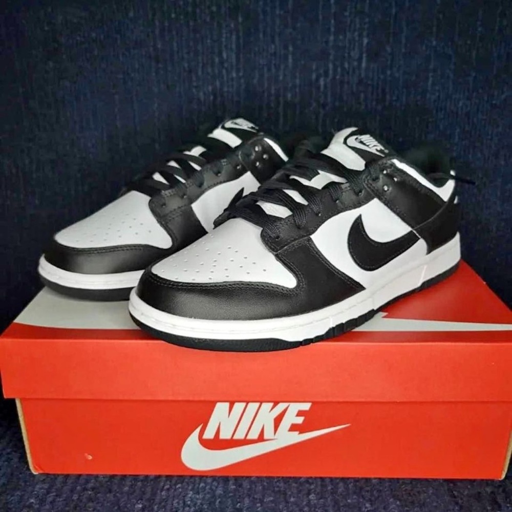Nike Panda Dunks